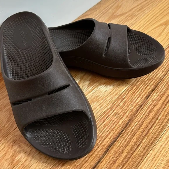 OOFOS WOMEN'S OOAHH SLIDE SANDAL - Picture 2 of 6